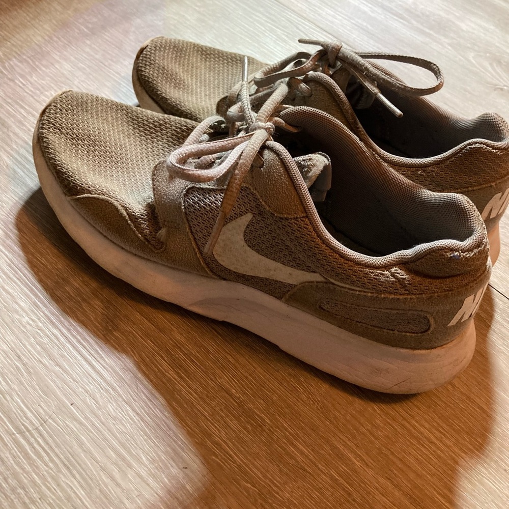 Nike women’s shoes